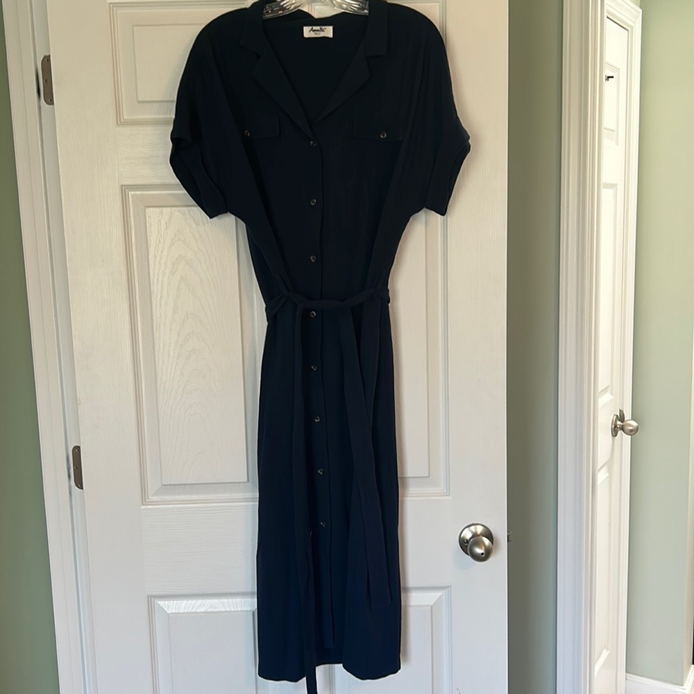 NWOT medium navy Amalli Talli wrap dress. Super cute. Non-smoking home.